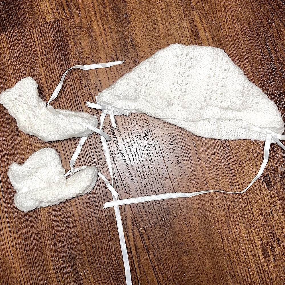 Vintage White Crochet Knit Baby Bonnet and Booties Set - Picture 2 of 9